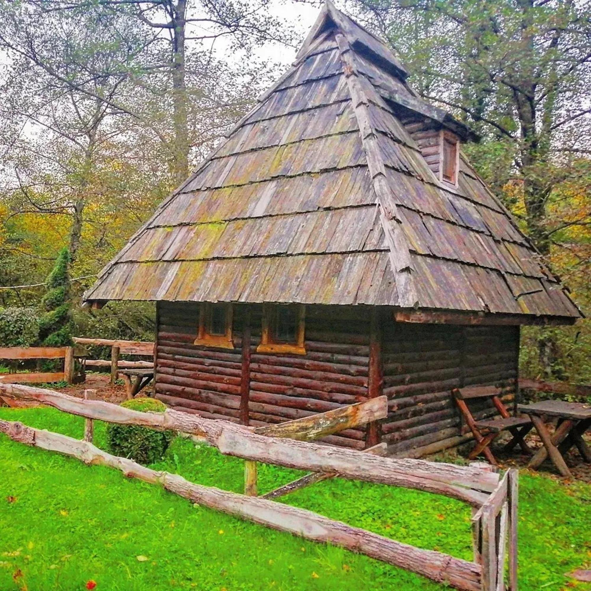 Kraljevsko Selo Kotromanicevo Hotel Doboj Exterior photo