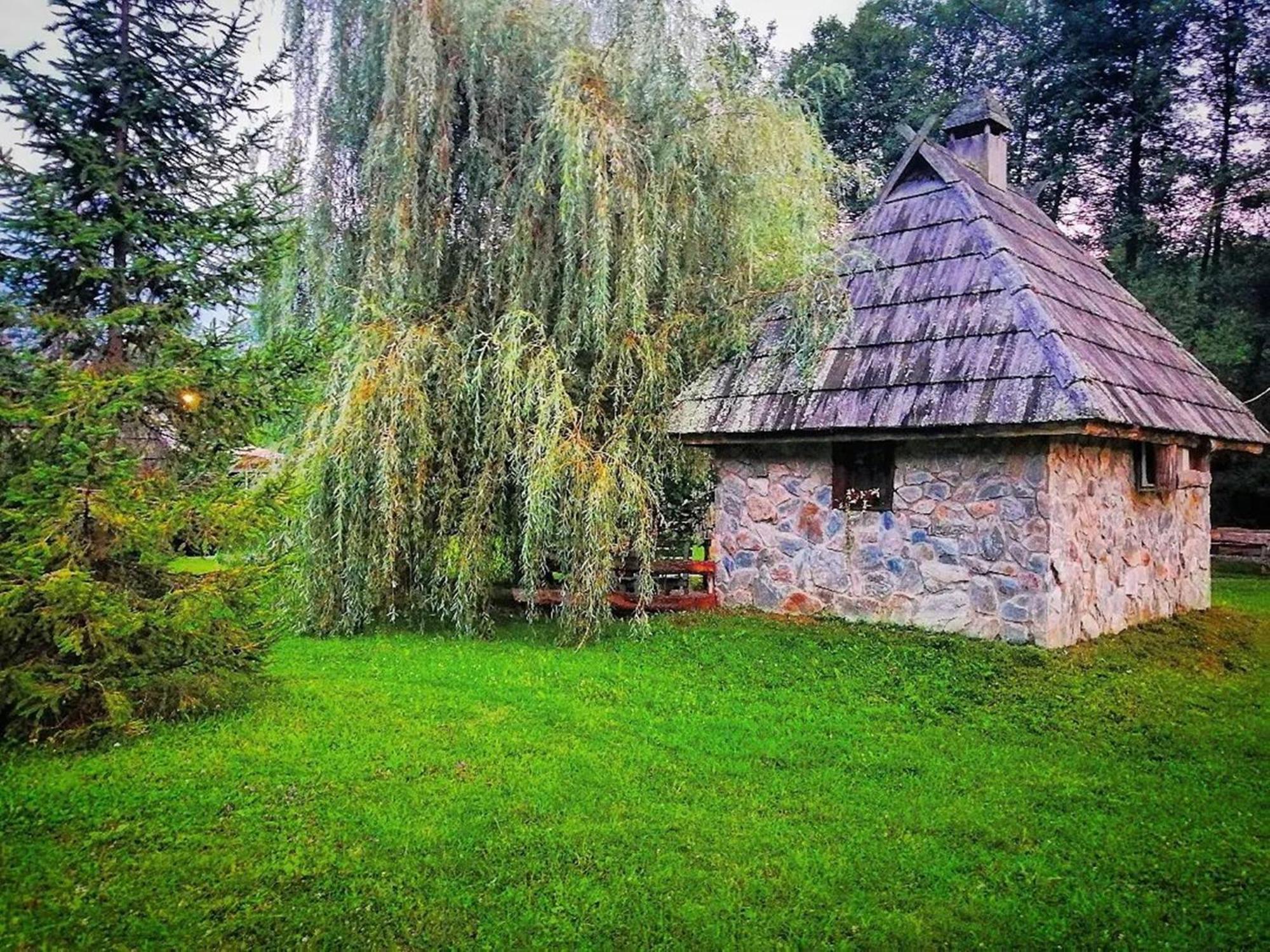 Kraljevsko Selo Kotromanicevo Hotel Doboj Exterior photo