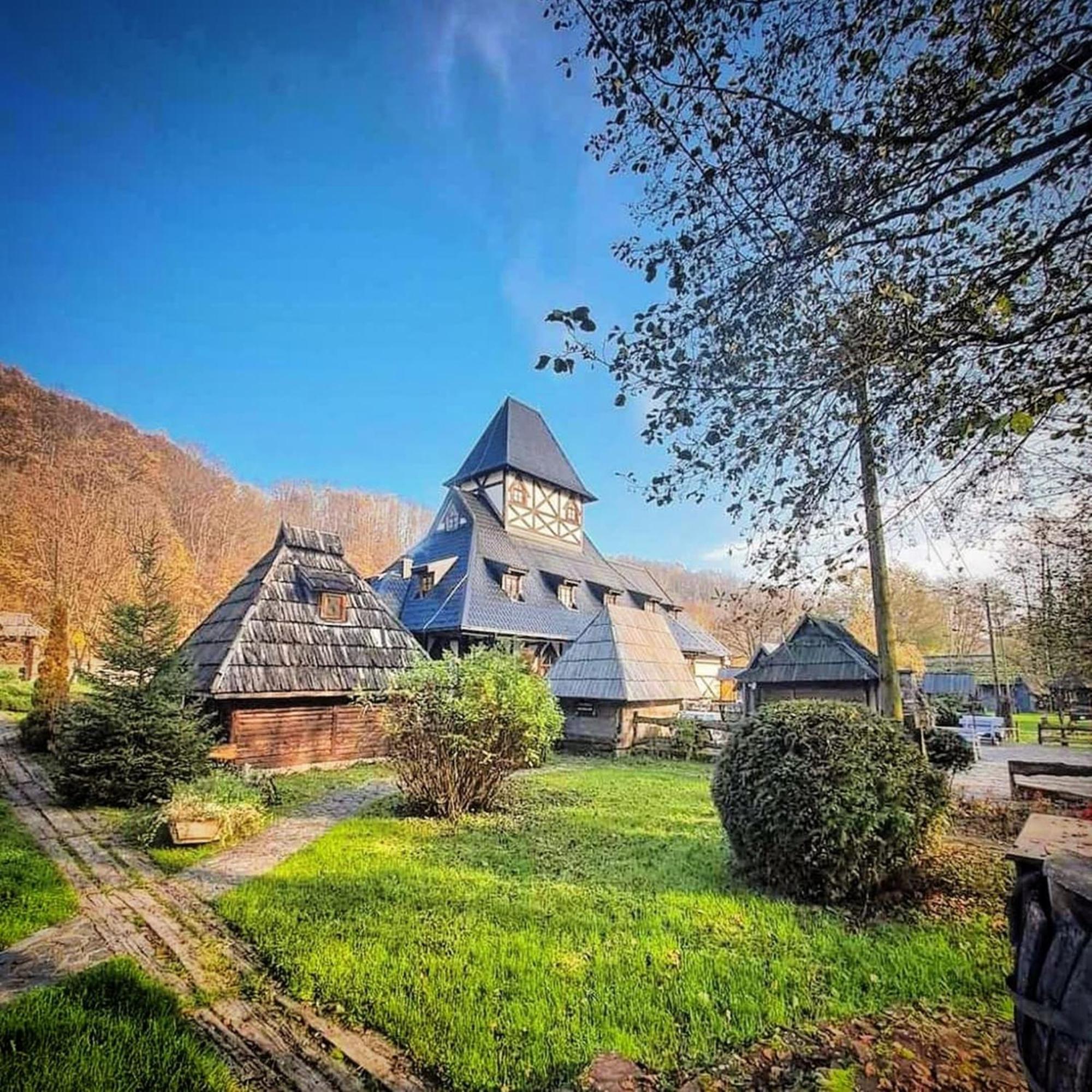 Kraljevsko Selo Kotromanicevo Hotel Doboj Exterior photo